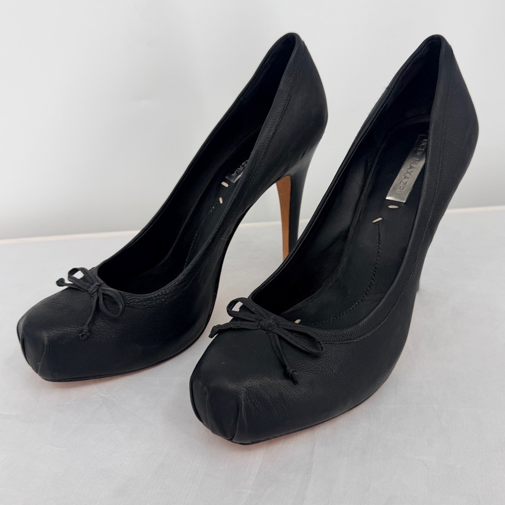 BCBG Max Azria Black Leather Tabi Split Toe Heels Size 10B 5” Stiletto Pumps